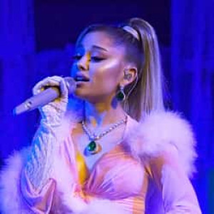 Ariana Grande - HITS